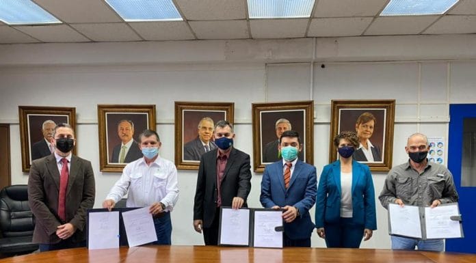CNP y MAG permitirán a Coopeleche colocar sus productos en programa de PANEA-MEP