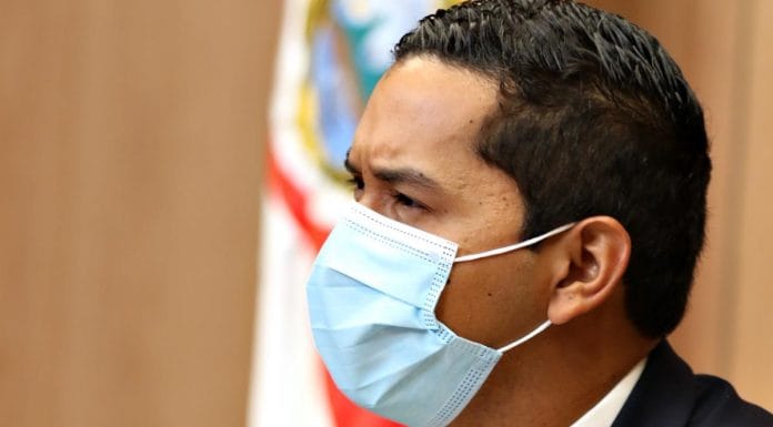 PLN pide renuncia a Gustavo Viales por presunto caso de vínculo a narcotráfico