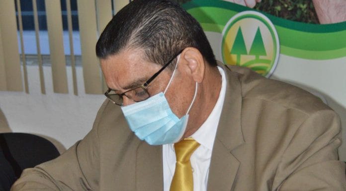 Johnny Mejía desiste de renuncia y seguirá como presidente del Infocoop