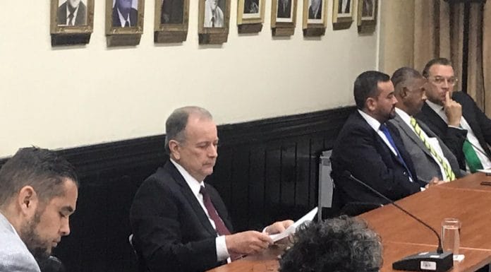 Ottón Solís renuncia al BCIE y genera incertidumbre