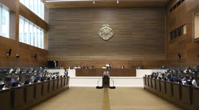 Diputados buscan desentrabar la Asamblea Legislativa ante mociones de jornadas 4×3