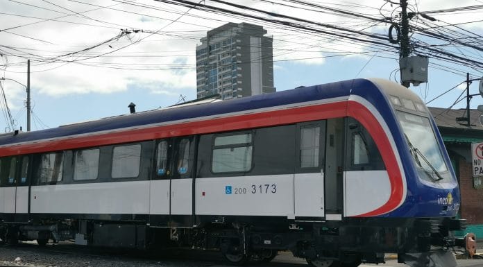 Gobierno anuncia padrino para tren eléctrico