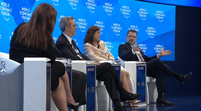 Presidente Chaves detalla deterioro del país en Foro Económico Mundial
