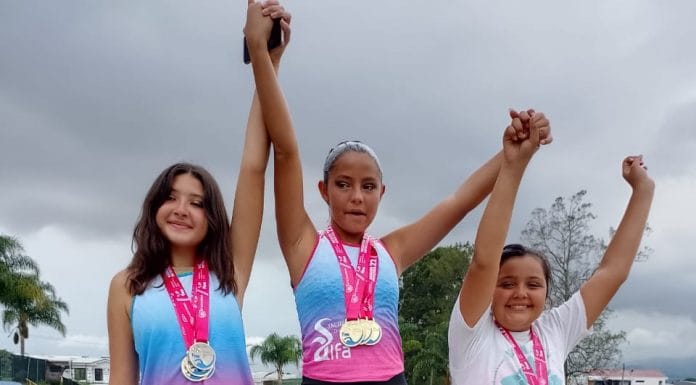 Alumna del Saint Anthonny School clasifica al Mundial de Nado Sincronizado en EE.UU.