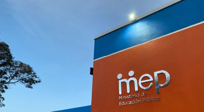 MEP no puede vigilar los ₡190 mil millones que dan a las Juntas de Educación