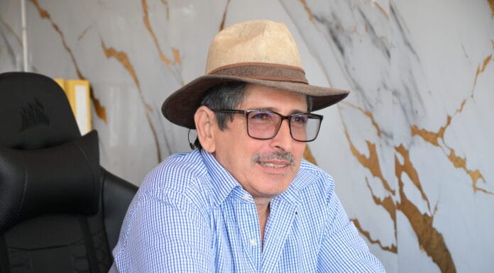 Alcalde de Puerto Jiménez renuncia al PLP y se suma a proyecto de Laura Fernández Enrique Segnini