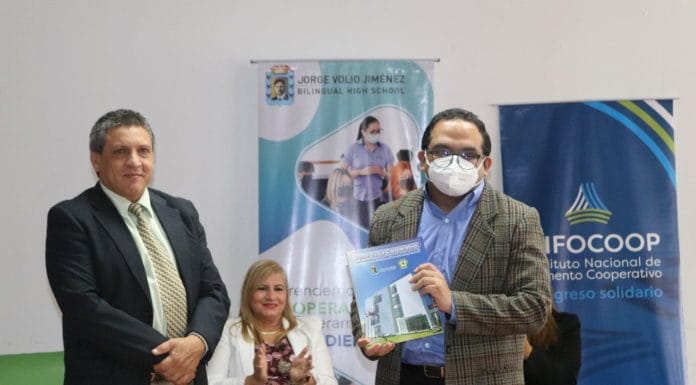Infocoop y Coopejovo publican libro para aprender sobre cooperativismo
