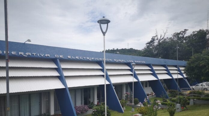 Cooperativas de Los Santos darán luz a más de 7.000 hogares con energía extraída del café