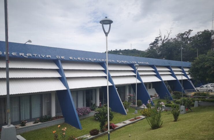 Cooperativas de Los Santos darán luz a más de 7.000 hogares con energía extraída del café