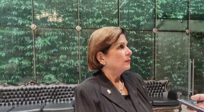 Pilar Cisneros se reune con el Conacoop con miras a la Regla Fiscal