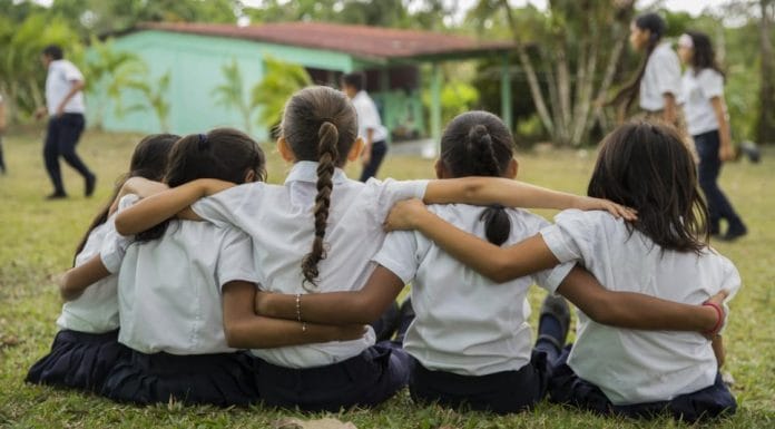 Coopeguanaste conecta a más de 70 mil estudiantes con el mundo del internet en las aulas
