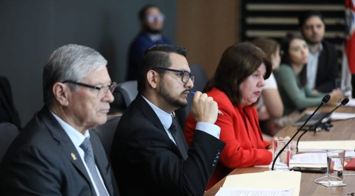 Comisión de Municipales reprueba cálculo perverso de impuesto a cooperativas de palma en Corredores