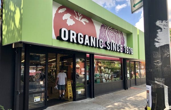 Actúa localmente, piensa globalmente: Las cooperativas de Nueva York promueven el desarrollo