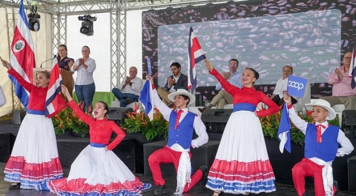 Movimiento Cooperativo y Gobierno inyectan ¢1.000 millones para impulsar a CoopeVictoria en su 80 aniversario