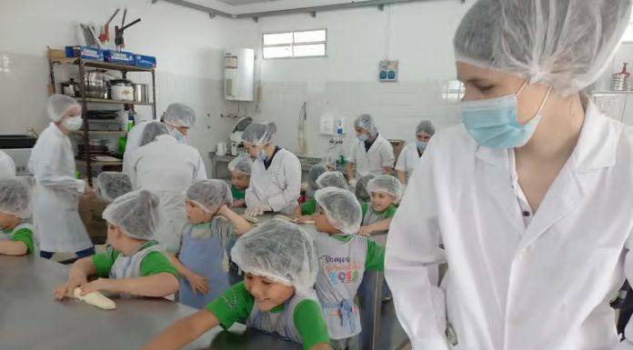 La “mini” cooperativa que fabrica alimentos saludables: ‘Pequeños Emprendedores’