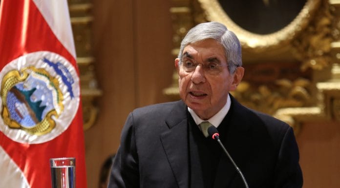 Oscar Arias llama a la juventud a sumarse al Movimiento Cooperativo como mecanismo de movilidad social