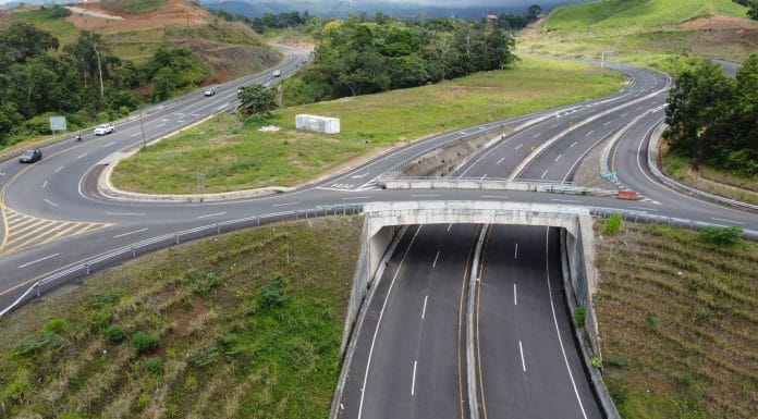 Gobierno y BID aseguran $225 millones para finalizar carretera a San Carlos