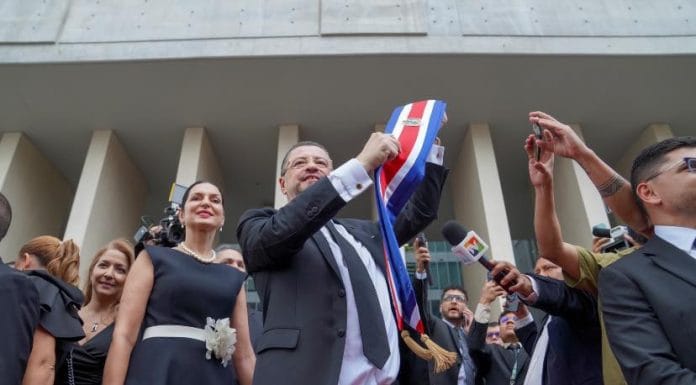 1° de Mayo: Presidente Chaves presenta a Costa Rica como la economía del Jaguar y llama a referendum nacional