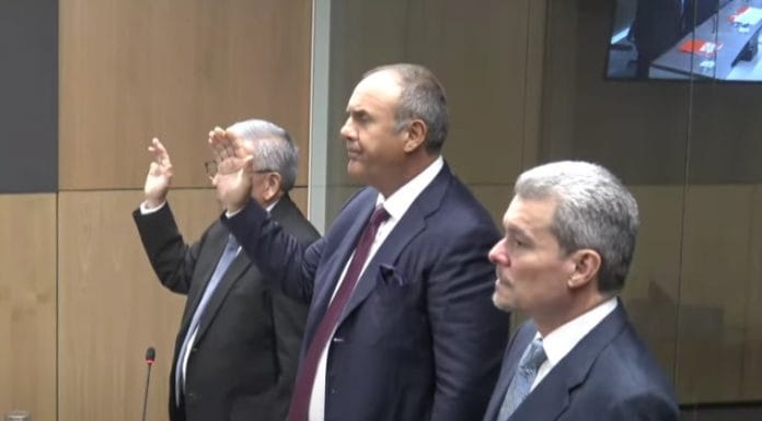 Presidente de Pedregal refuerza sospecha de contrato a la medida en arreglo de pista