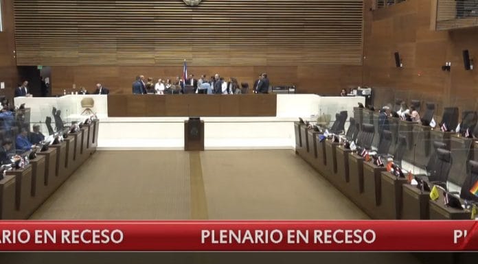 Votación de ley para convocar referéndum en veremos