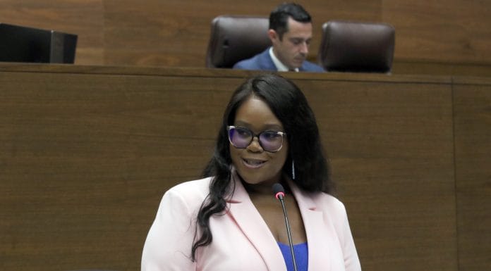 Por comparecencia de Defensora hoy tampoco se votará convocatoria a referéndum