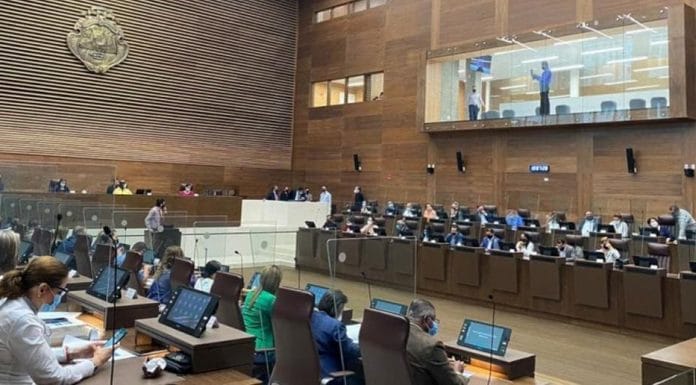 Proyecto para convocar referéndum se discutiría el próximo lunes