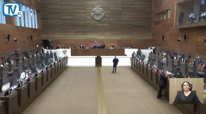 Nueva consulta impide que diputados voten convocatoria a las urnas