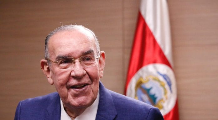 Rodrigo Arias retoma labores pero debe “llevarla suave”