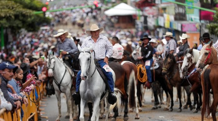 Alcalde de San José anuncia cancelación de Tope y Carnaval