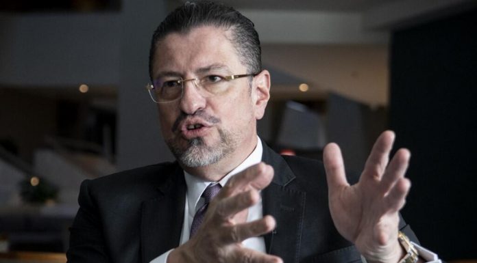 Chaves califica de fraudulentos resultados anunciados tras elecciones en Venezuela