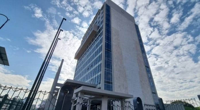 Coopesalud denuncia uso de información falsa por mandos medios de la Caja para inflar costos de adjudicación de 138 Ebais