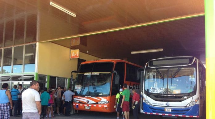 Vecinos de Liberia se quejan de irregularidades en servicio de Pulmitan y piden frenar aumento tarifario
