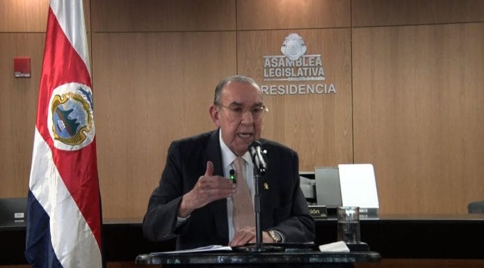 Rodrigo Arias también se niega a debatir con el presidente Chaves