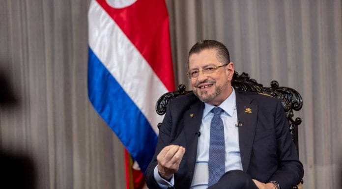 Chaves no descarta renunciar y para ser presidente del congreso