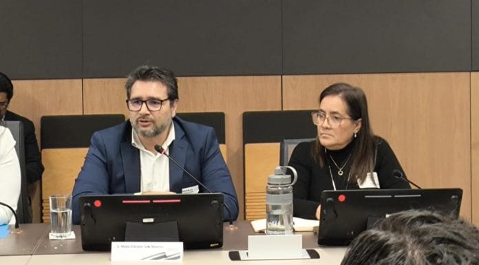 Directora de Contabilidad de Costos de la Caja se contradice sobre informe que demuestra ahorro en contratación a cooperativas