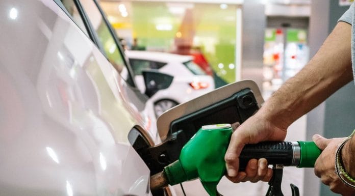 Aumento de costos internacionales presionan alza de precios de los combustibles