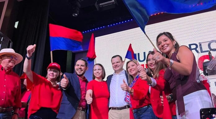 Juan Carlos Hidalgo oficializa precandidatura presidencial con el PUSC