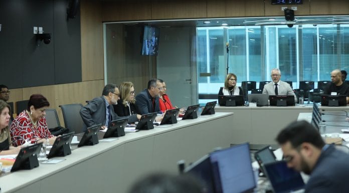 Abultan lista de comparecientes en Comisión Caja, llamaron a ex miembros de junta directiva