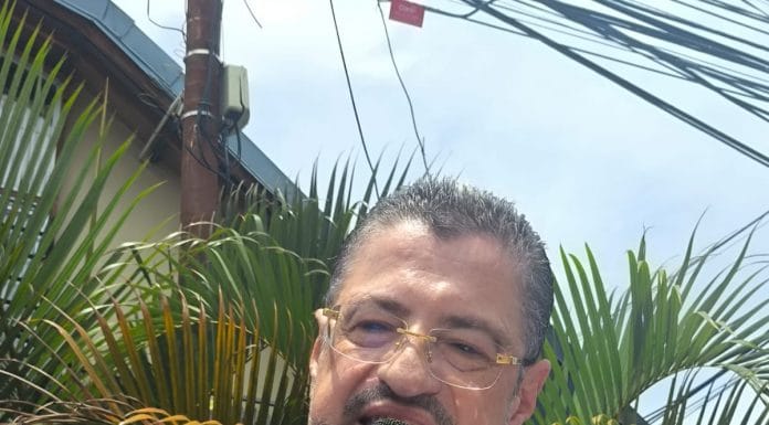 “Compatriotas hay que limpiar otras instituciones ustedes sabrán Dios le dará la sabiduría”, dice Chaves durante manifestación
