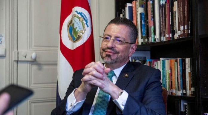 Con comisión incompleta diputados llaman a comparecer al Presidente ante diputados de la Comisión de la Caja