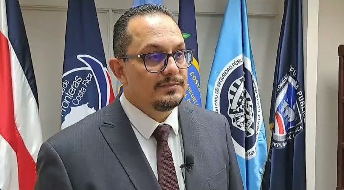 Corte Plena cambia y a fiscal sí le da permiso para que continúe como viceministro