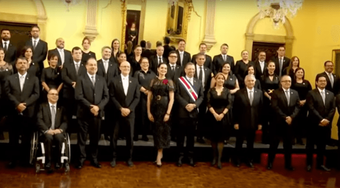 Presidente Chaves se reúne con gabinete: “voy orgullosamente al parlamento a rendir cuentas por lo que ustedes han hecho”