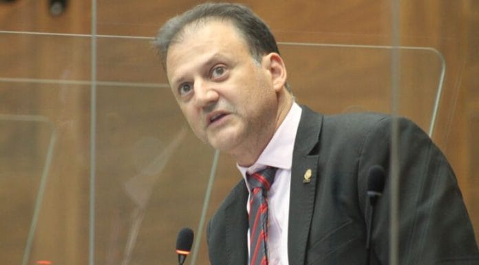 Diputado Luis Diego Vargas renuncia al PLP, fracción ahora es solo de dos