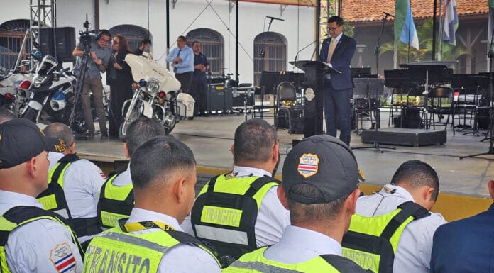 Presidente celebra 99 años de la Policía de Tránsito, pero recalca que el Poder Judicial está enfermo