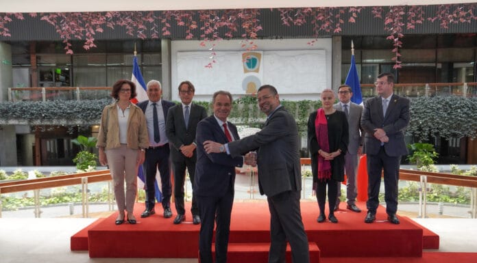 Costa Rica y región sur de Francia firman convenio para protección del ambiente