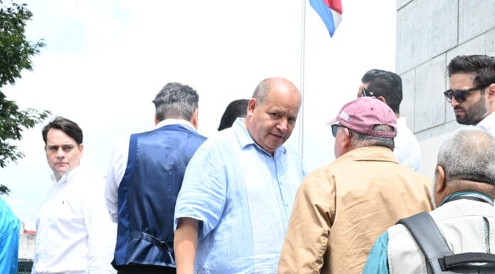 Presidente del Mov.Cooperativo respalda al Presidente y convoca a una concentración frente al Congreso Freddy González