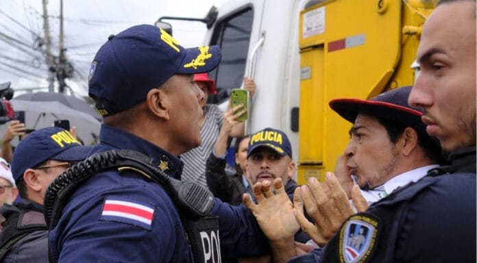 Sala IV avala detención de manifestante que agredió policía