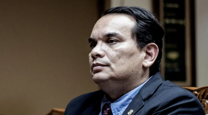 Corte Plena extiende suspensión a Randall Zúñiga por tres meses pero mantiene salario