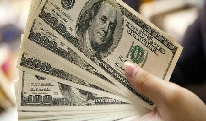 Dólar cae a niveles históricos, pero en próximos meses se recuperaría