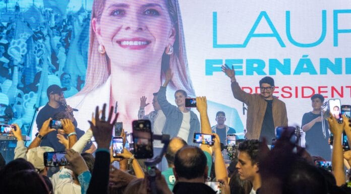 Última encuesta del CIEP reafirma victoria aplastante de Laura Fernández en primera ronda